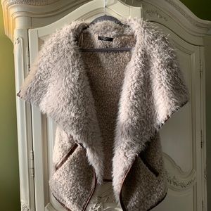 Romeo & Juliet Couture Sherpa Vest